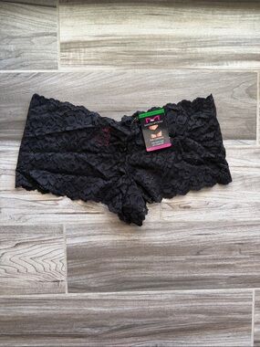 Maidenform Black Lace Boyshorts - Floral Stretch Lace